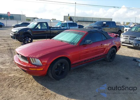 2006 Ford Mustang V6 z USA, uszkodzony, nr VIN 1ZVFT84N265212963